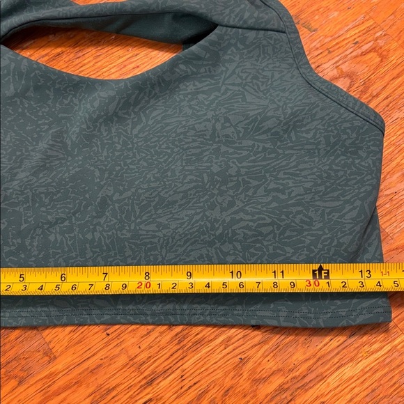 Lululemon Everlux Cut-Out Train Bra Medium Support size 8 - Picture 8 of 9